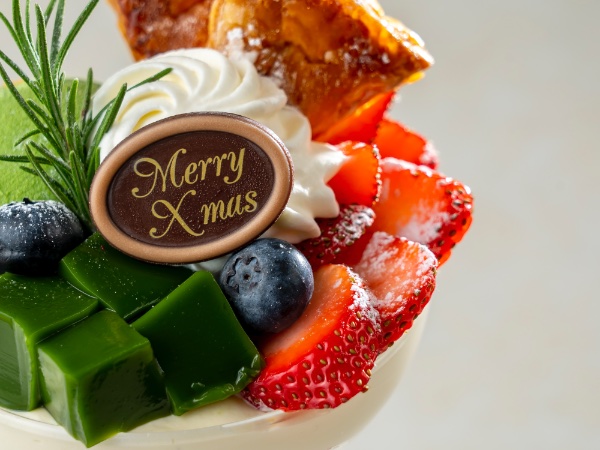 京はやしや12月の限定パフェ「抹茶と苺のクリスマスパフェ」が登場！