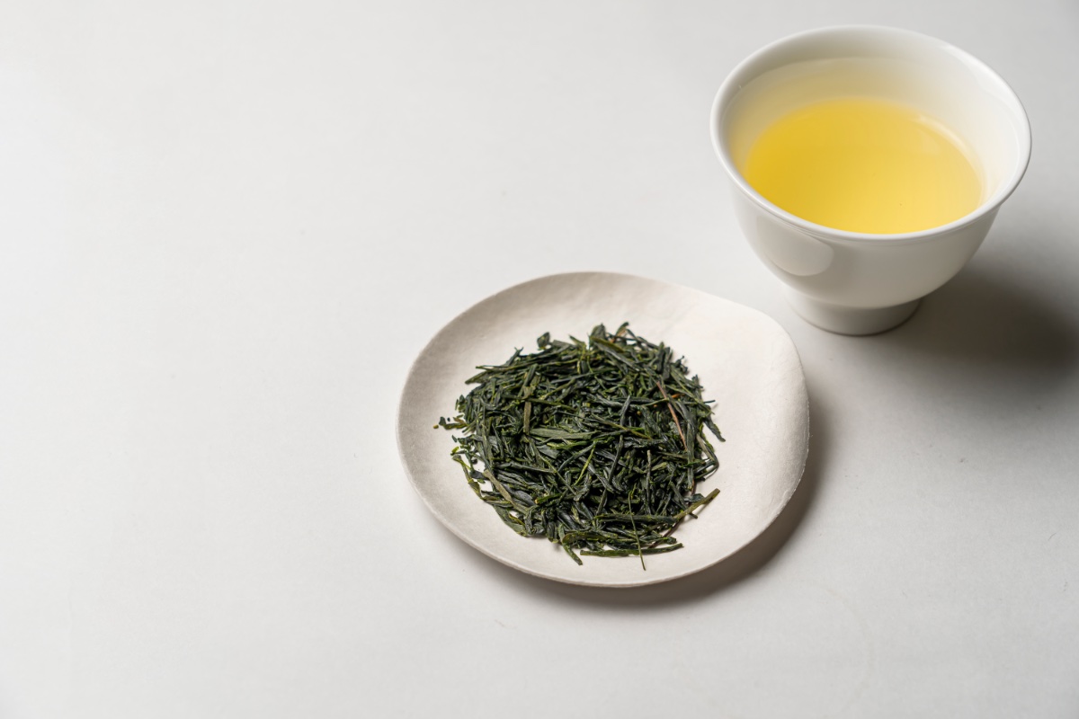 お茶の風味を長く楽しもう！適切な保存方法や古くなった茶葉の活用方法を紹介